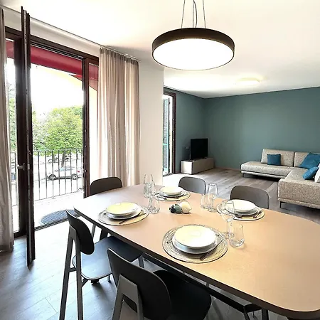Apartment And Rocca Angera