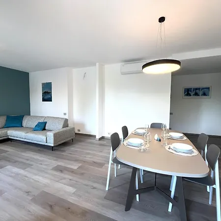 And Rocca Lejlighed *